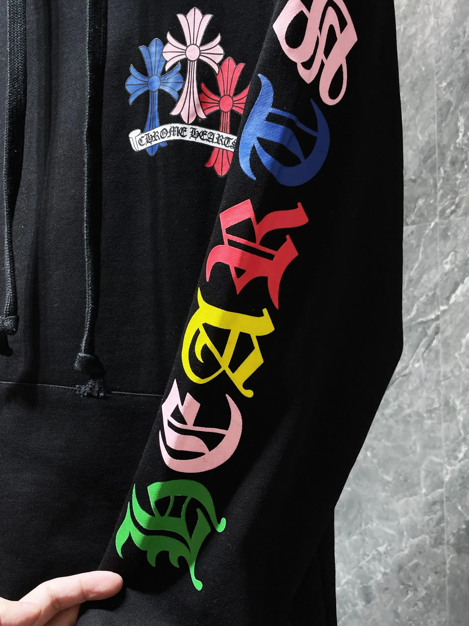 P246 Chrome Hearts Autumn and Winter 2025 simultaneous sale at counters❤️ Chrome Classic Color Phantom Cross Letter Flower Arm Hooded Sweatshirt Imported environmentally friendly glue printing and dyeing Improved customized version of 1:1 high-gram weight high-quality fabric Recommended Color: Black White Code Number: S, M, L, XL.